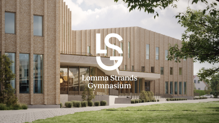 Lomma Strands Gymnasium är en nybyggd skola i centrala Lomma mindre än 100 meter från stationen